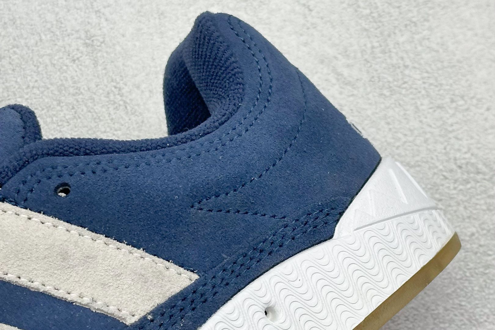 TG版 Adidas Adimatic Low 马蒂奇系列低帮 复古鲨鱼面包鞋运动休闲滑板板鞋 GY2088