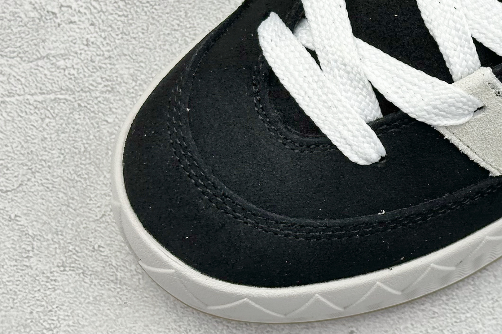 TG版 Adidas Adimatic Low 马蒂奇系列低帮 复古鲨鱼面包鞋运动休闲滑板板鞋 GY5274
