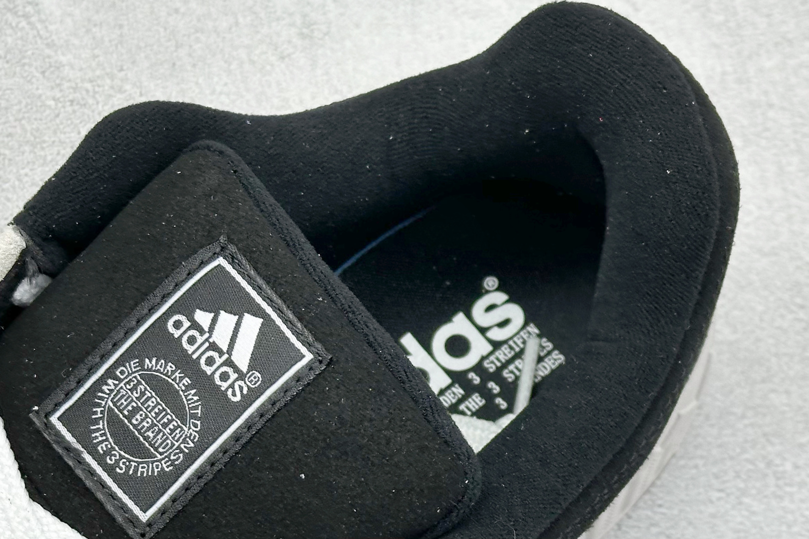 TG版 Adidas Adimatic Low 马蒂奇系列低帮 复古鲨鱼面包鞋运动休闲滑板板鞋 GY5274