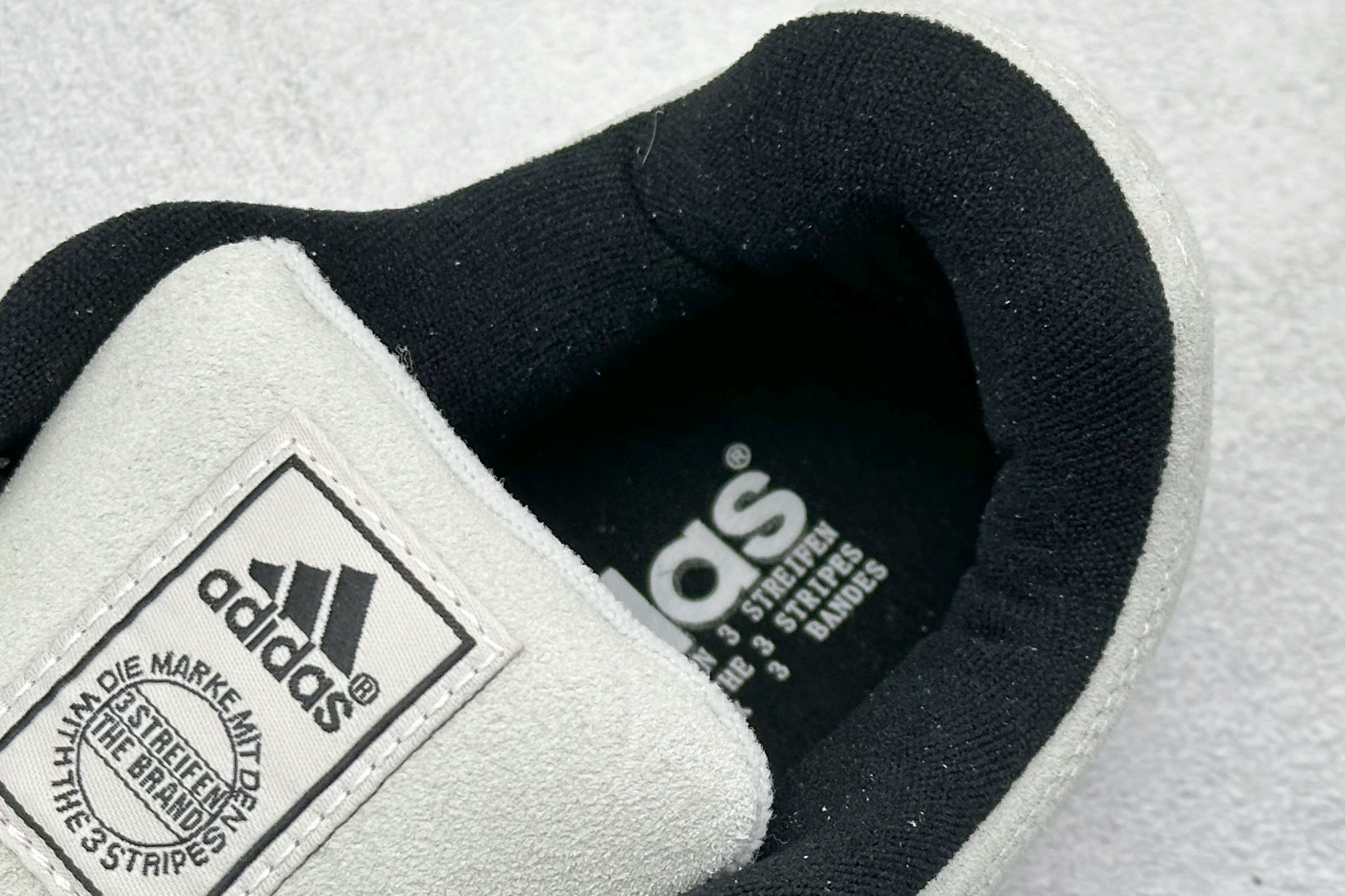 TG版 Adidas Adimatic Low 马蒂奇系列低帮 复古鲨鱼面包鞋运动休闲滑板板鞋 GY2091