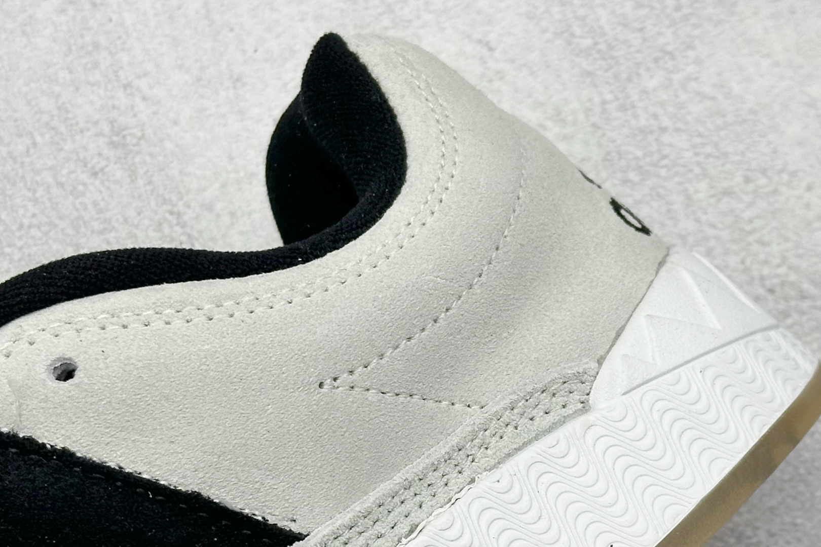TG版 Adidas Adimatic Low 马蒂奇系列低帮 复古鲨鱼面包鞋运动休闲滑板板鞋 GY2091