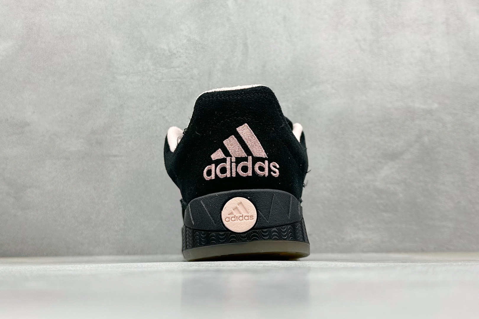 TG版 Adidas Adimatic Low 马蒂奇系列低帮 复古鲨鱼面包鞋运动休闲滑板板鞋 GY2092