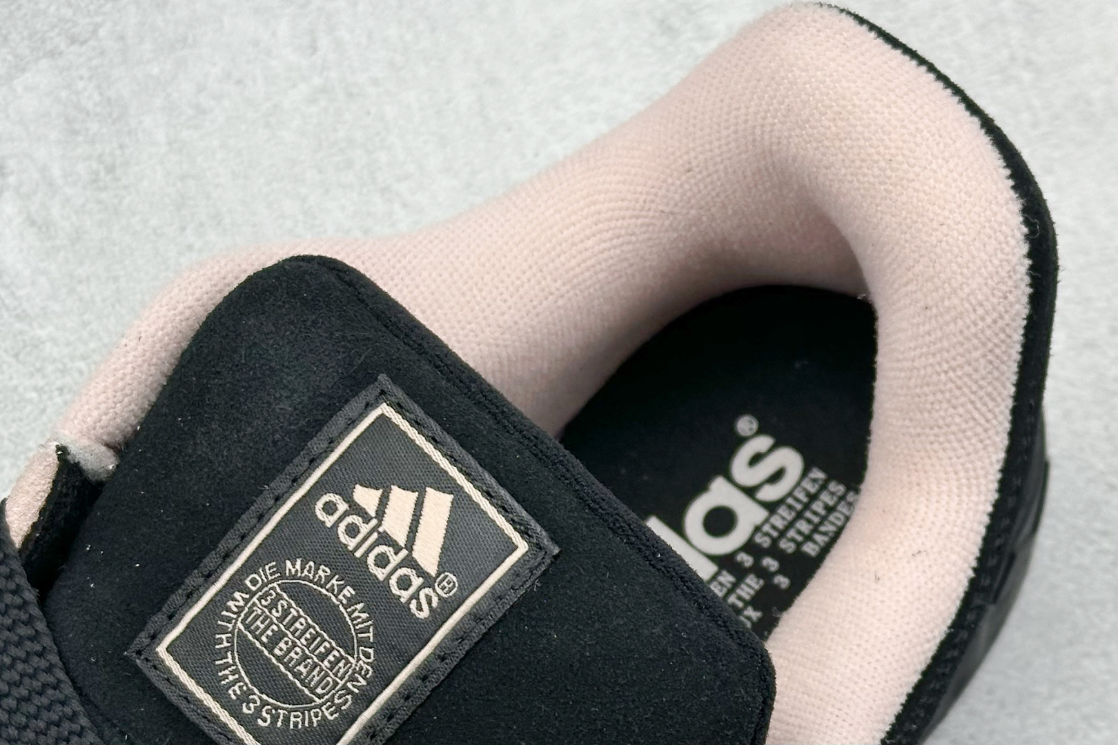TG版 Adidas Adimatic Low 马蒂奇系列低帮 复古鲨鱼面包鞋运动休闲滑板板鞋 GY2092