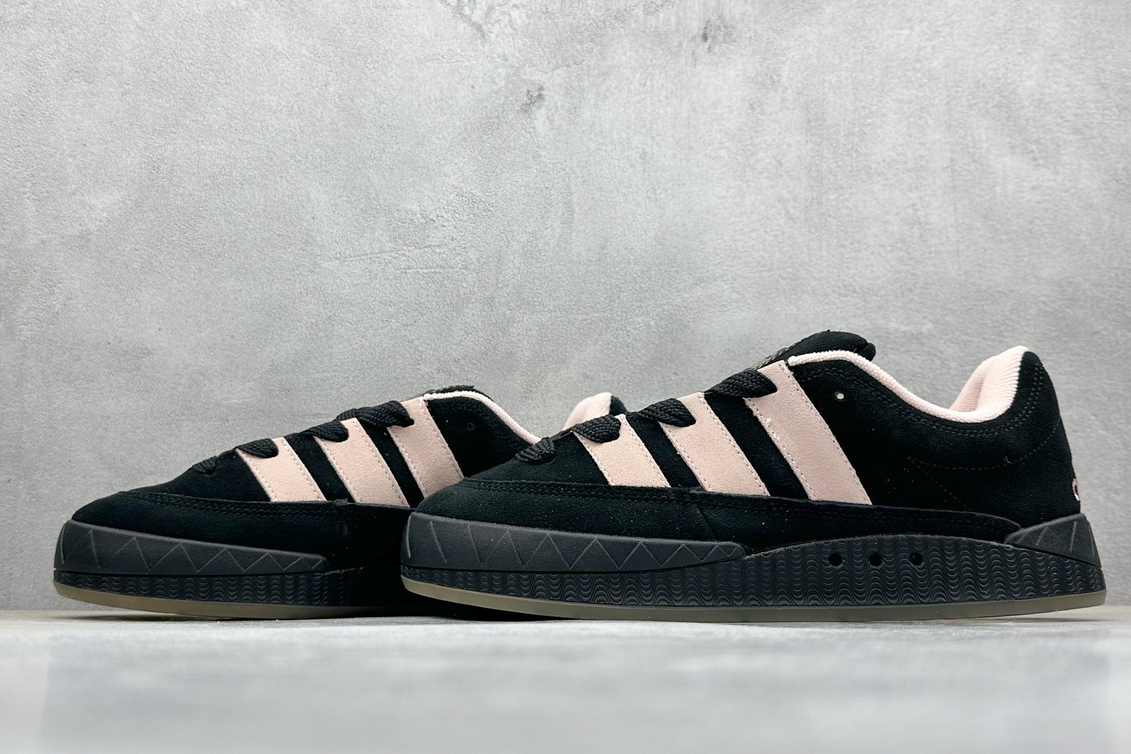 TG版 Adidas Adimatic Low 马蒂奇系列低帮 复古鲨鱼面包鞋运动休闲滑板板鞋 GY2092