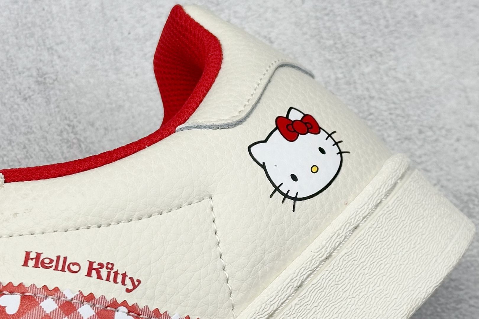 AD Originals Superstar x Hello Kitty 白红 XG0002