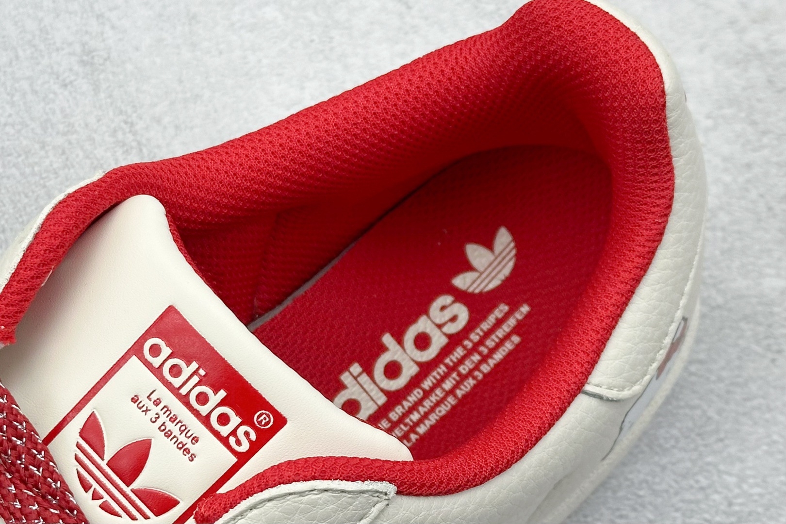 AD Originals Superstar x Hello Kitty 白红 XG0002
