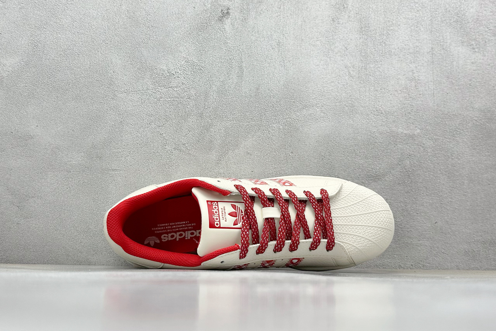 AD Originals Superstar x Hello Kitty 白红 XG0002