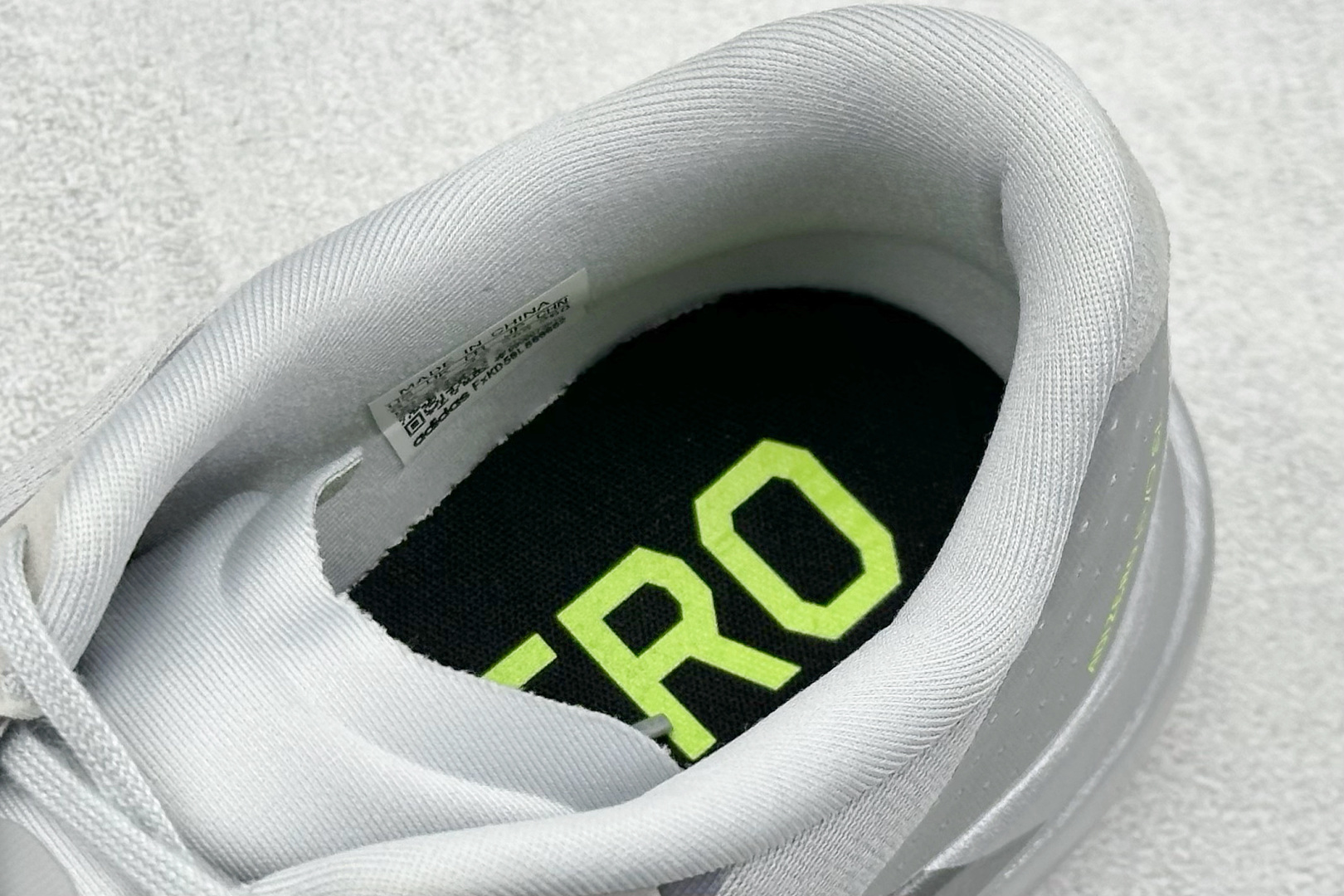 AD Adizero Evo SL 阿迪超轻透气缓震跑鞋 JR3418