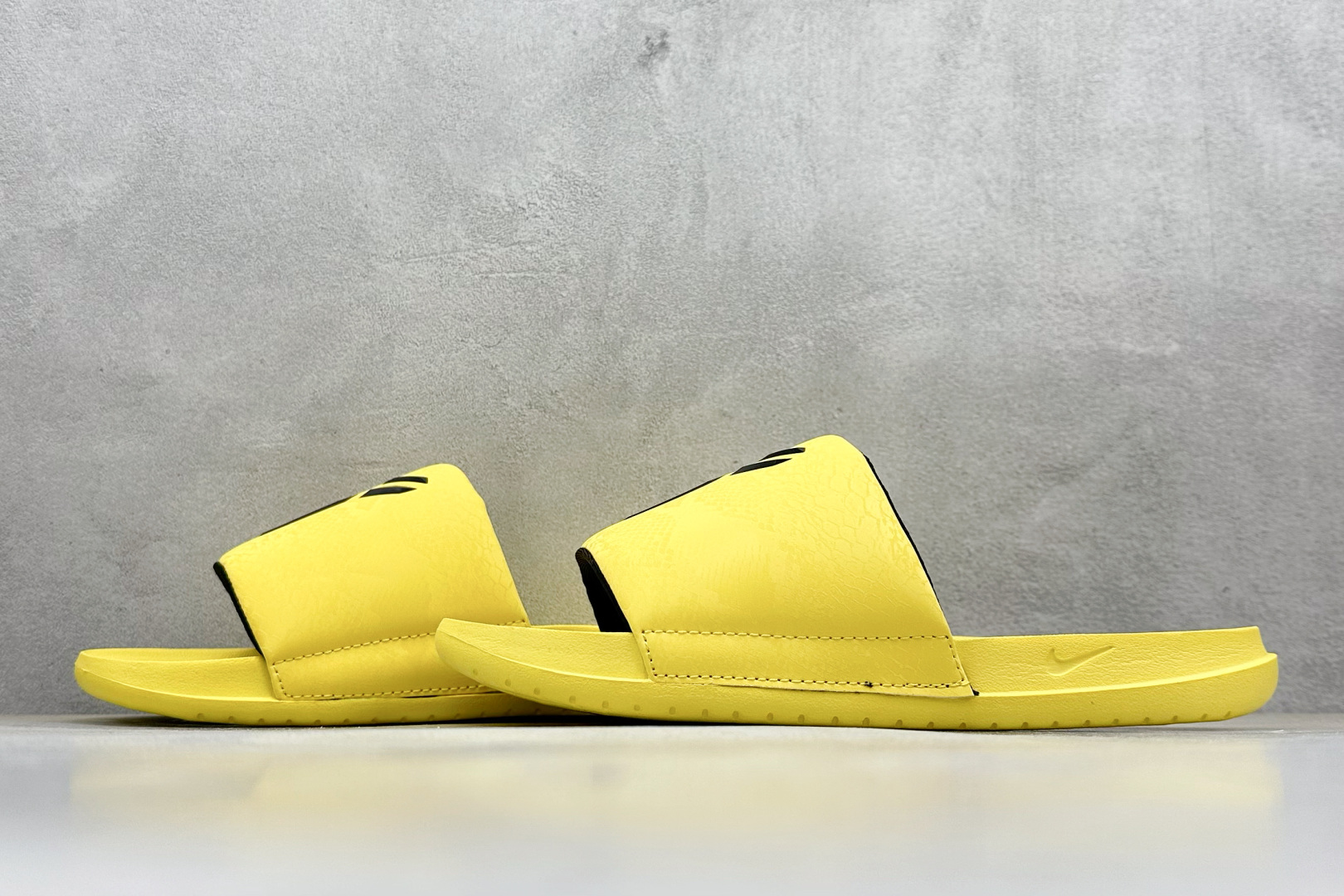 Nike Kobe Offcourt Slide 科比专属配色休闲拖鞋 IF2870-700