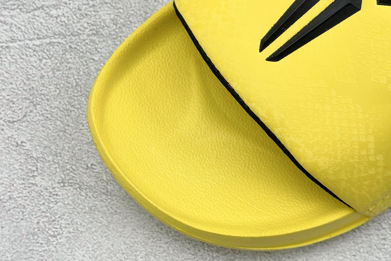 Nike Kobe Offcourt Slide 科比专属配色休闲拖鞋 IF2870-700