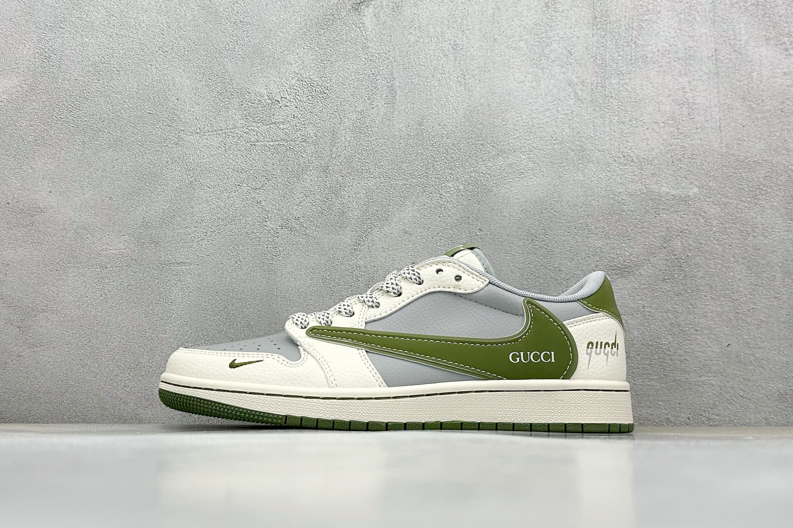 260 Travis Scott x Nike Air Jordan 1 Low x GUCCI Air Jordan 1 Low 反转白灰绿小钩满天星倒钩 HS8068-007