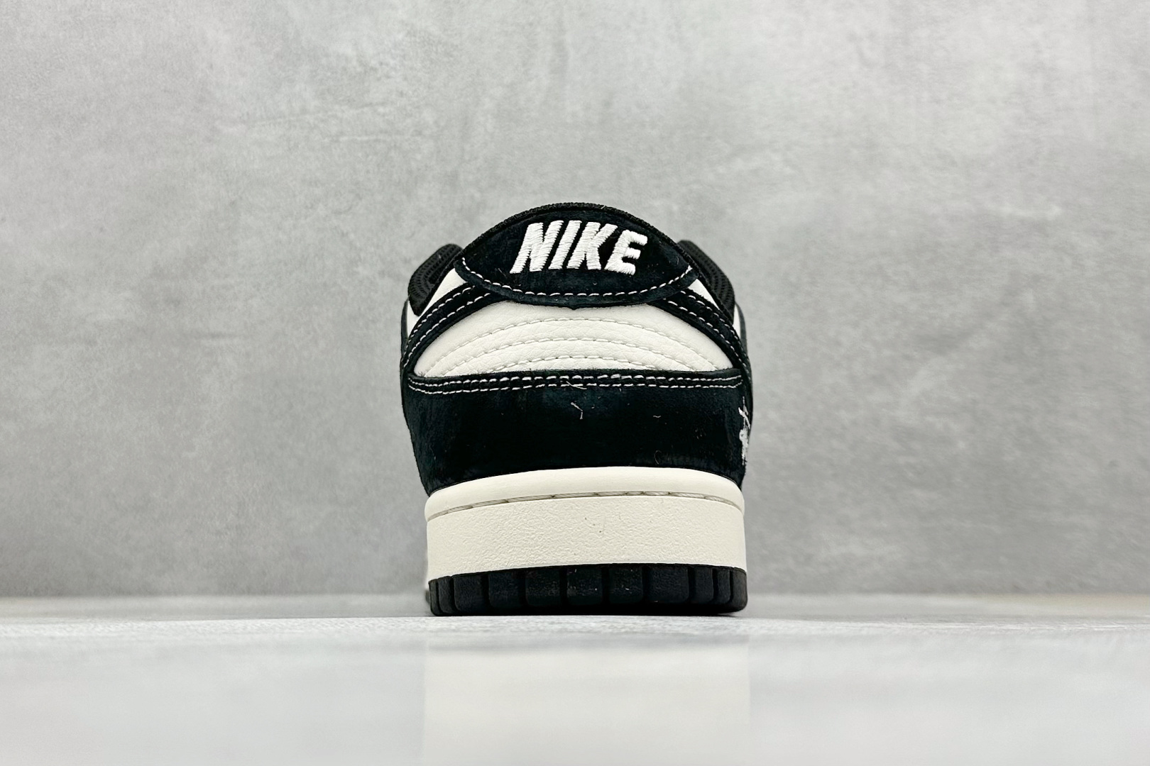 Nike SB Dunk Low x Stussy 米黑 BB9898-008