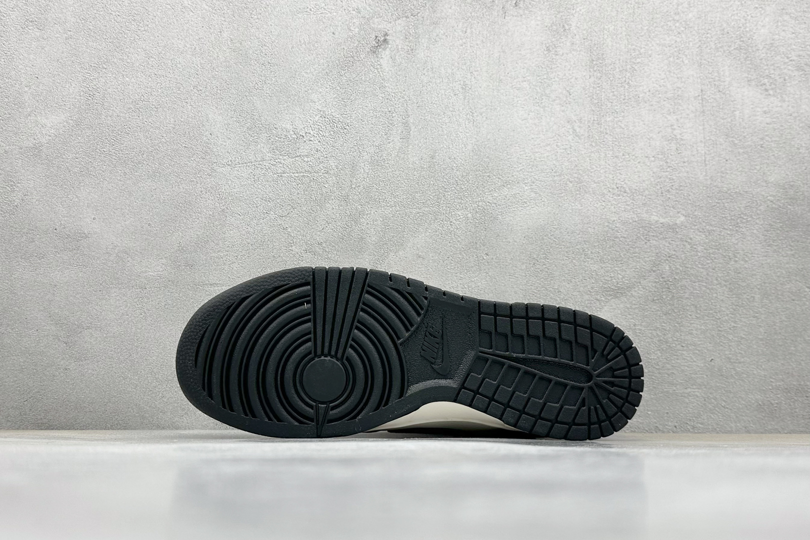 Nike SB Dunk Low x Stussy 米黑 BB9898-008