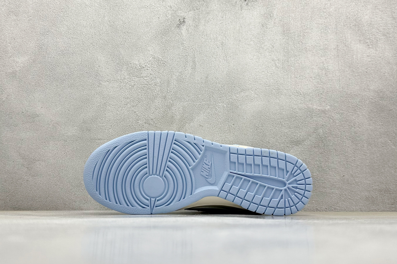 Nike SB Dunk Low UNDEFEATED联名 BB2699-212