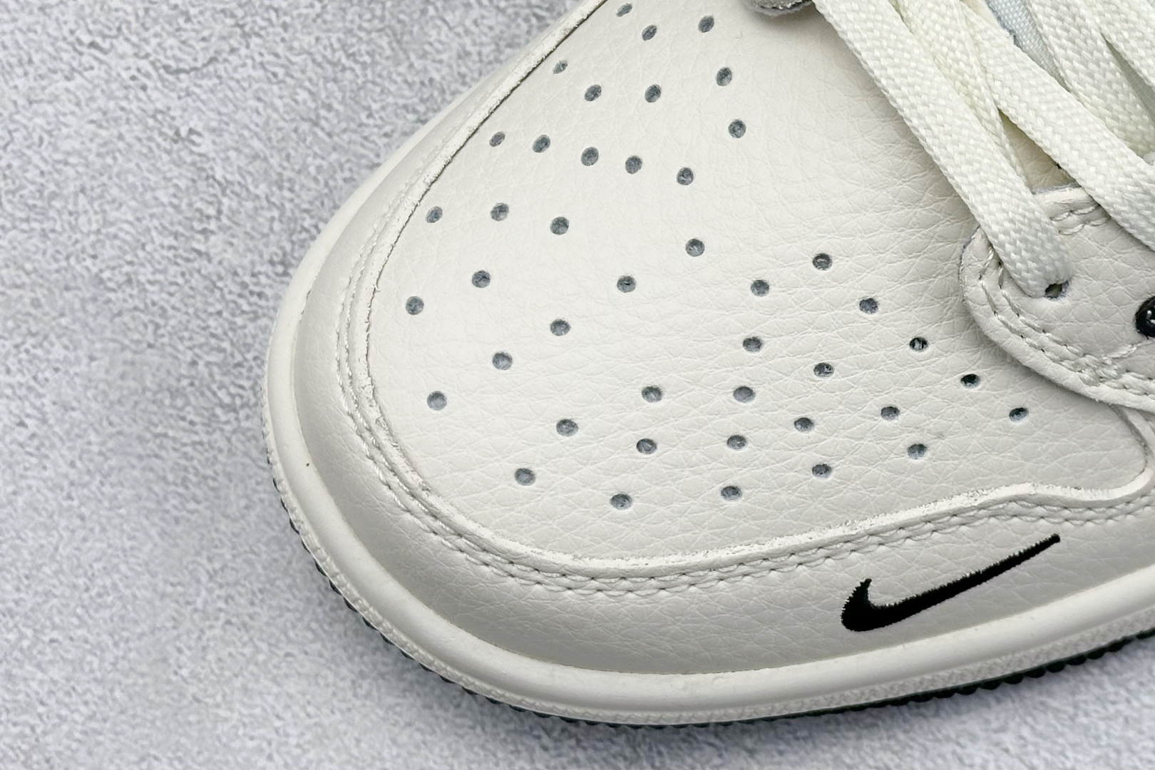 Travis Scott x Fragment Design x Air Jordan 1 Low OG SP AJ1 闪电联名 虚影黑勾 低帮文化休闲板鞋 LD2025-029