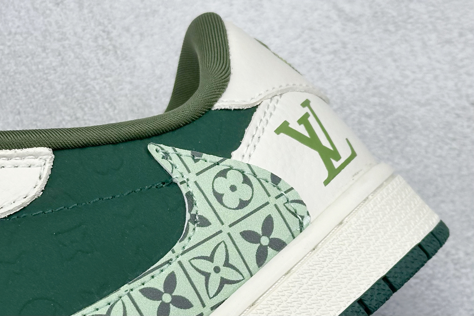 Travis Scott x Fragment Design x Air Jordan 1 Low OG SP AJ1 LV联名 绿花勾 低帮文化休闲板鞋 XS2024-061