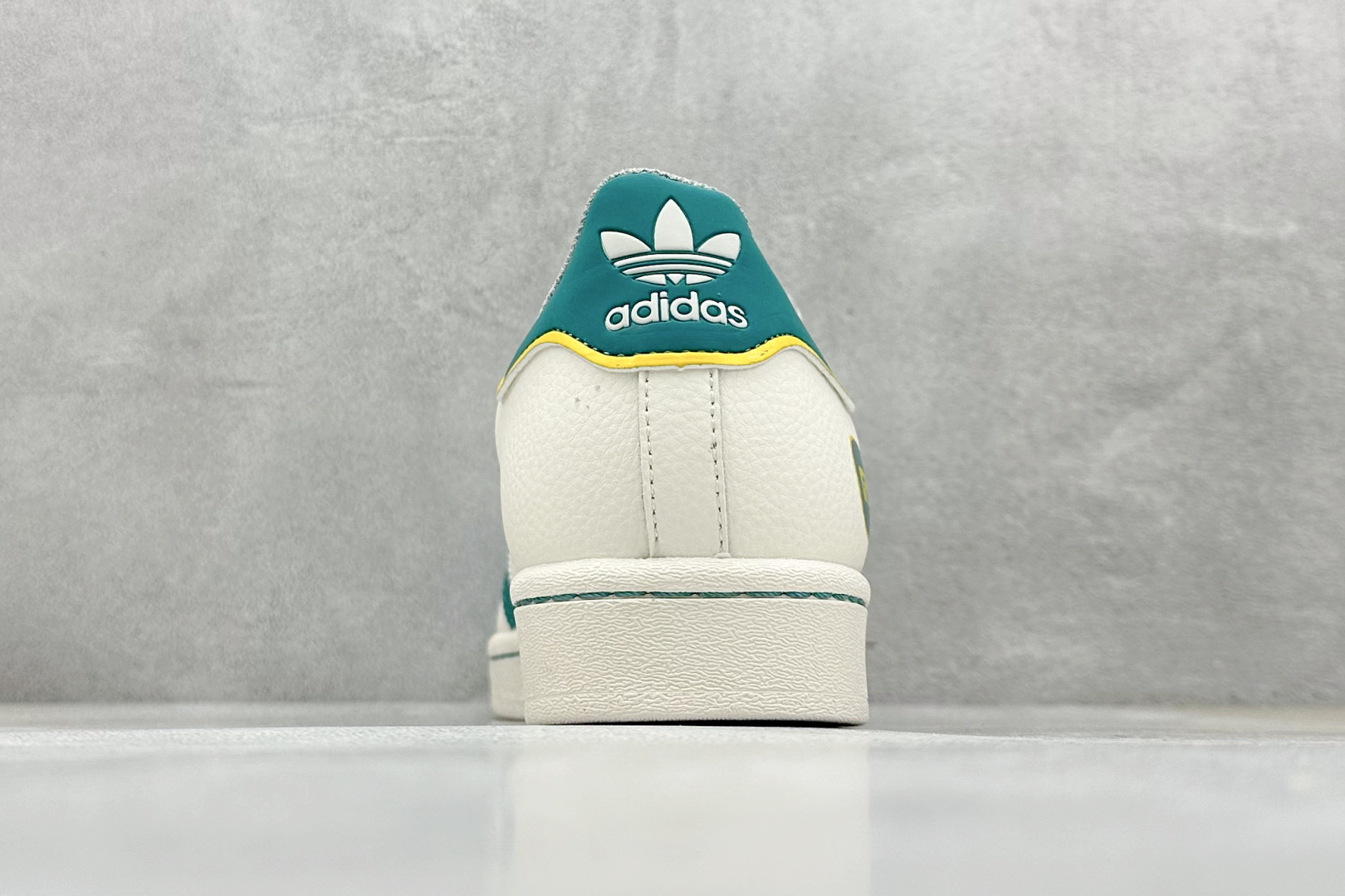 AD Originals Superstar x SU7 Ultra 82 贝壳头 白绿 SD6824