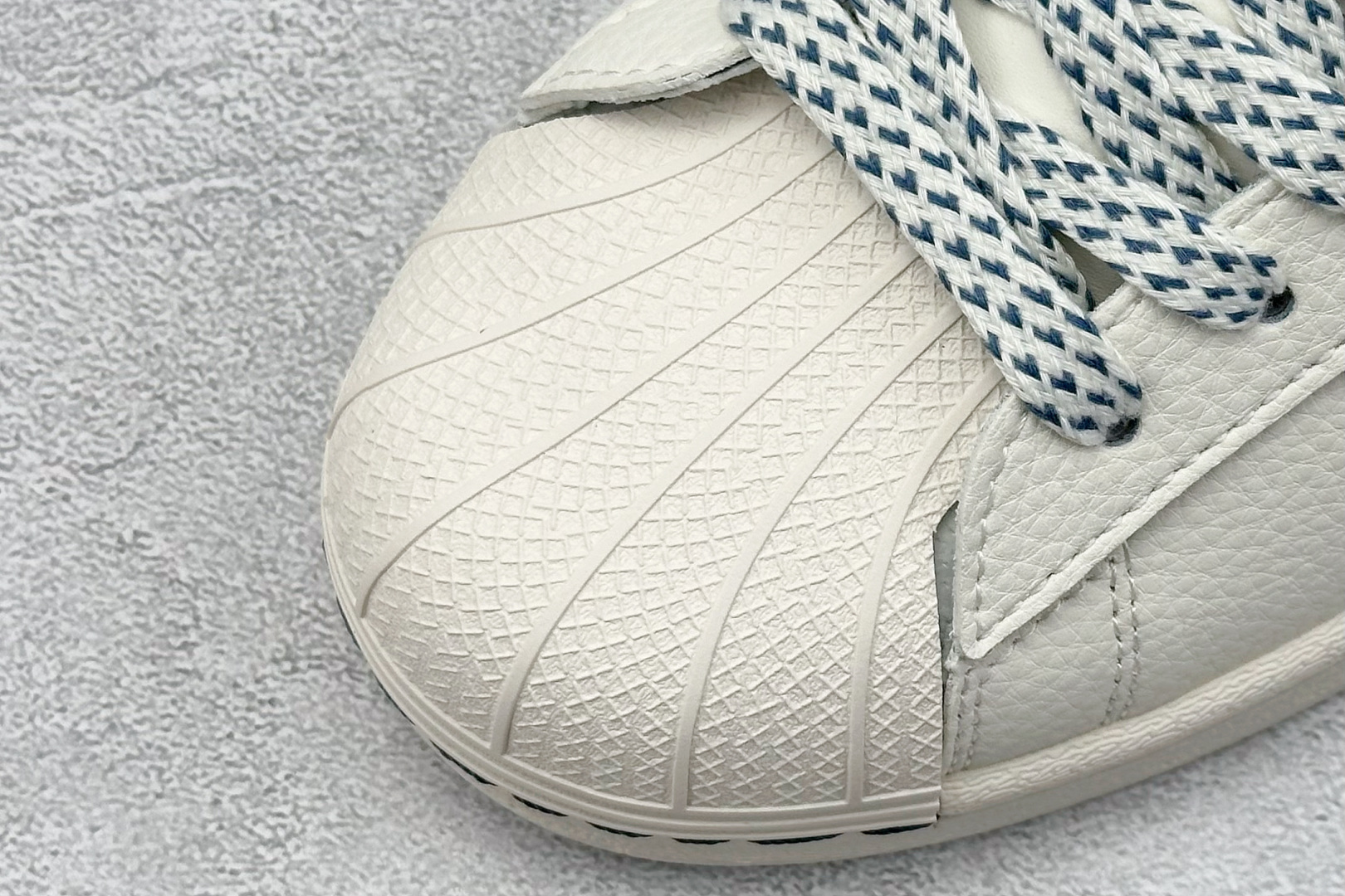 AD Originals Superstar x OFF-WHITE 白蓝 HS3074