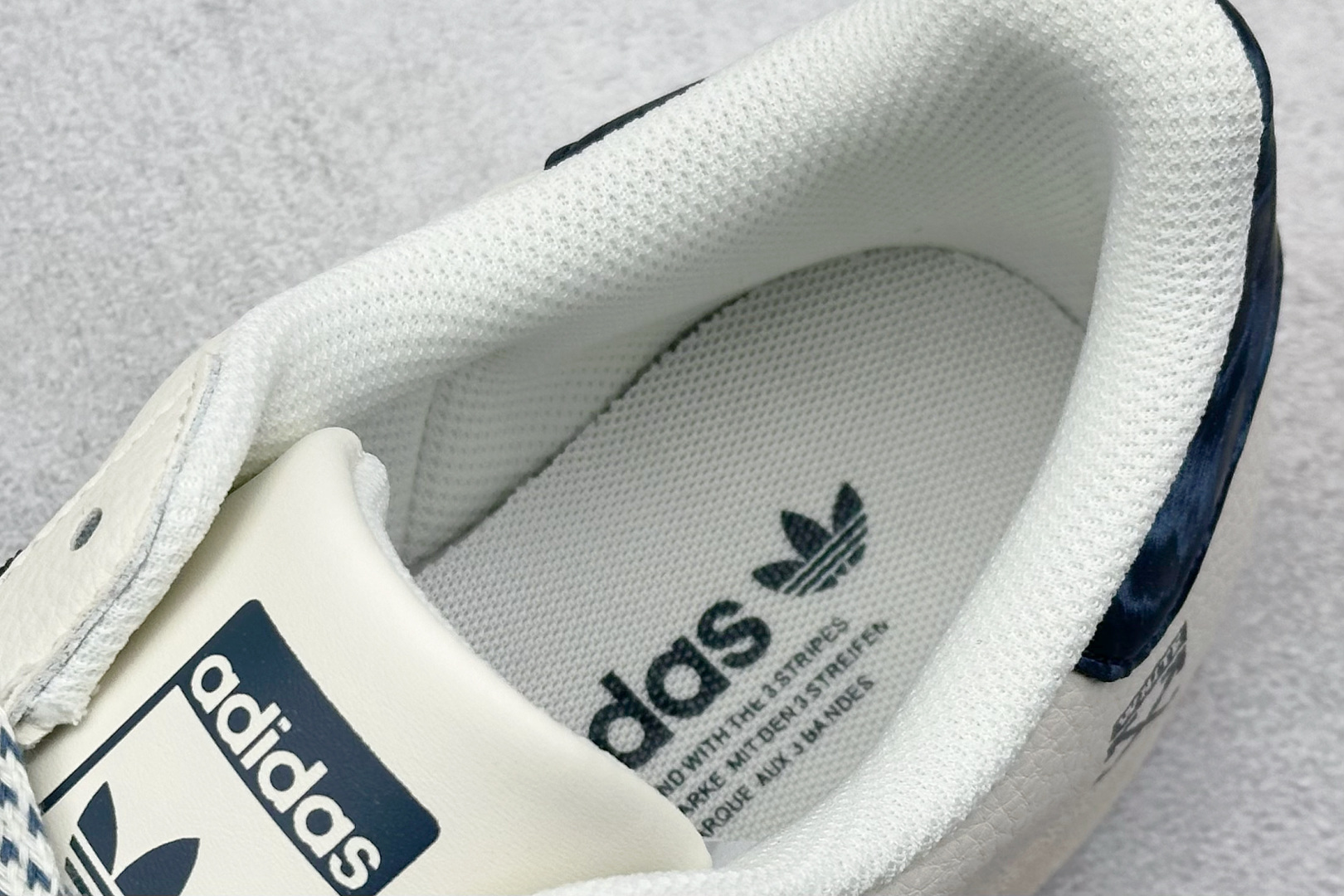 AD Originals Superstar x OFF-WHITE 白蓝 HS3074