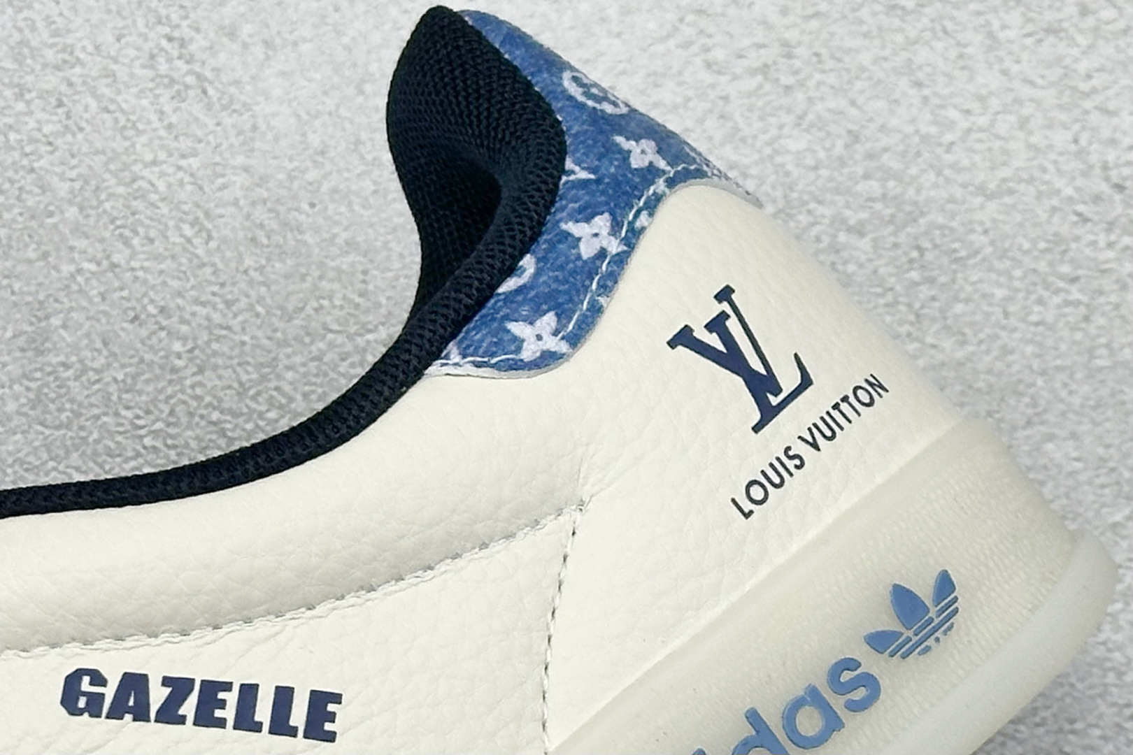 AD Originals Gazelle INdoor x Louis Vuitton 白蓝 三叶草休闲防滑耐磨低帮板鞋 DM1234-008