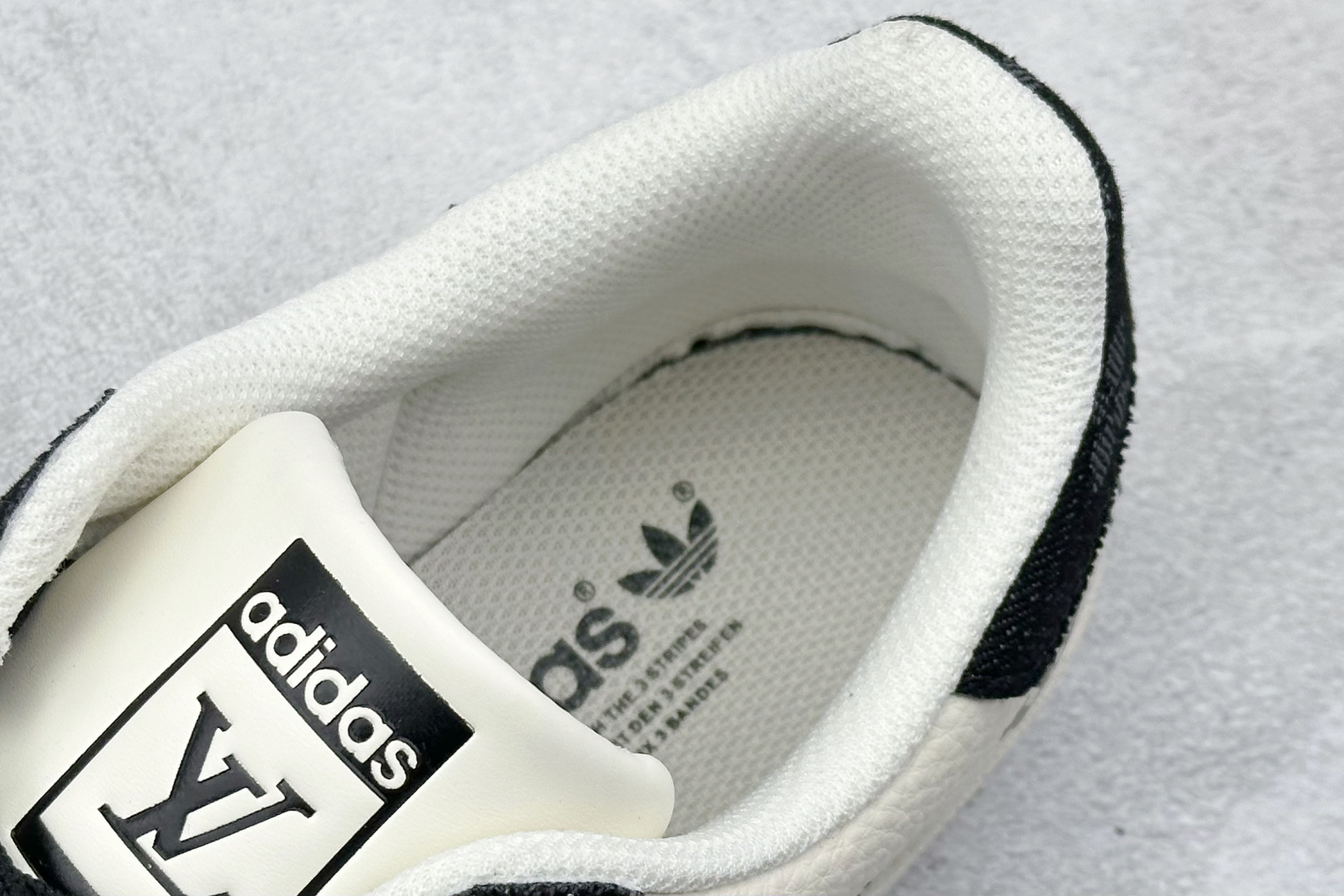 AD Originals Superstar x Louis Vuitton 白黑 AD8008