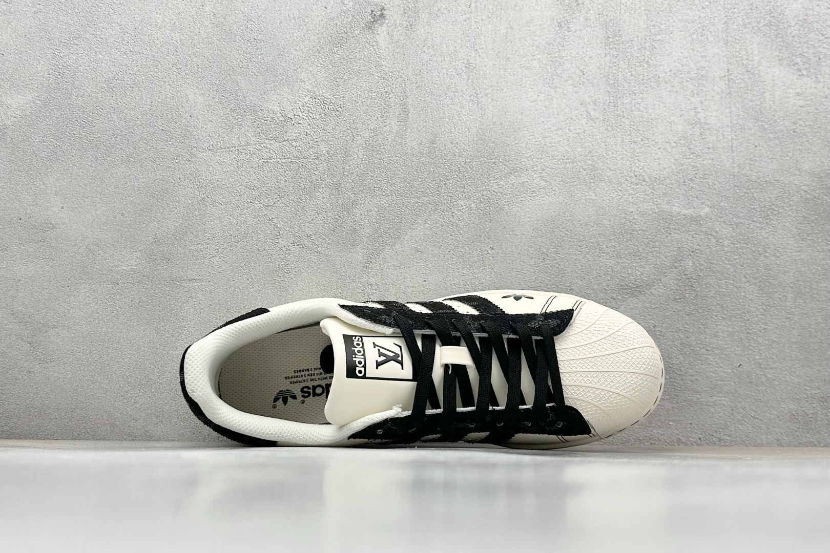 AD Originals Superstar x Louis Vuitton 白黑 AD8008