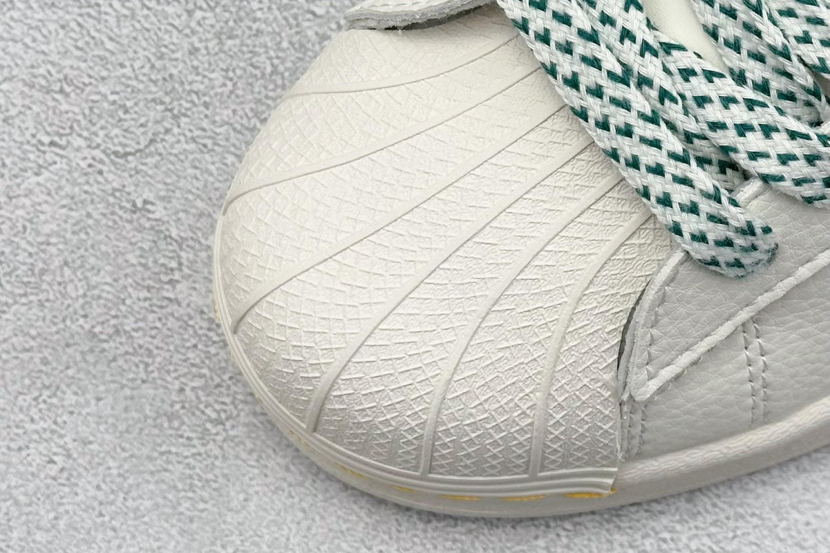 AD Originals Superstar x SU7 Ultra 82 贝壳头 白黄 JY8917