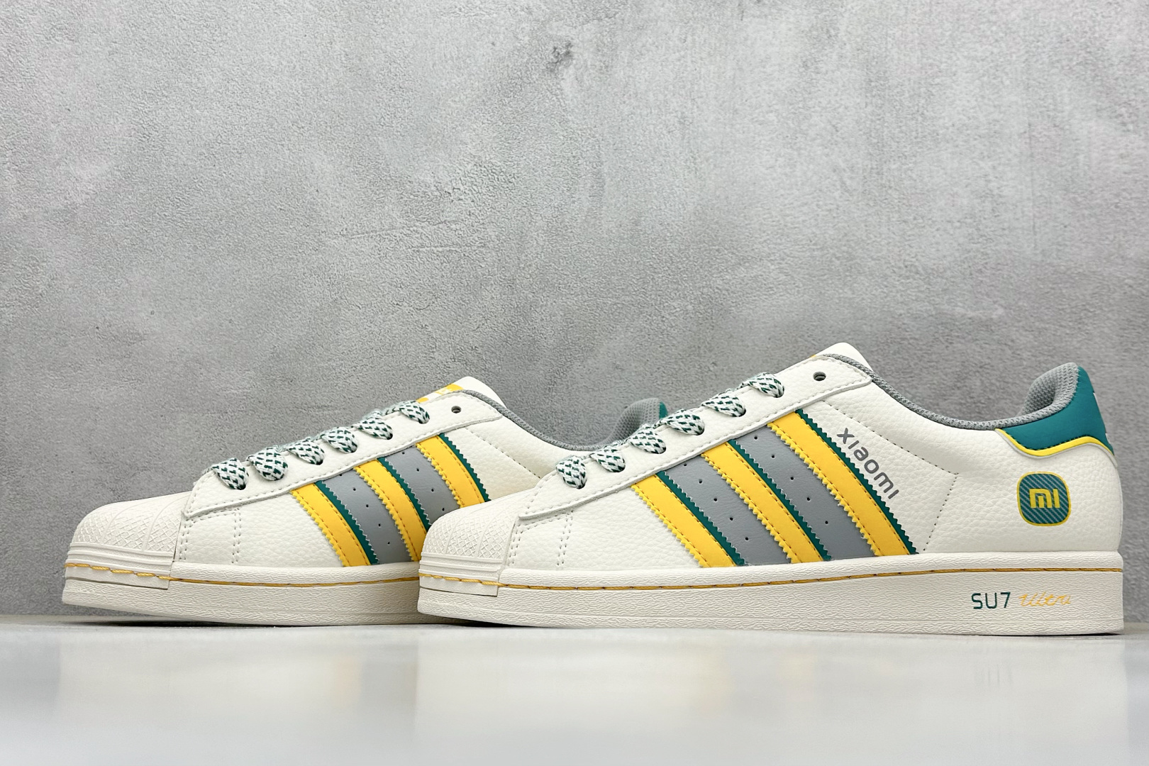 AD Originals Superstar x SU7 Ultra 82 贝壳头 白黄 JY8917