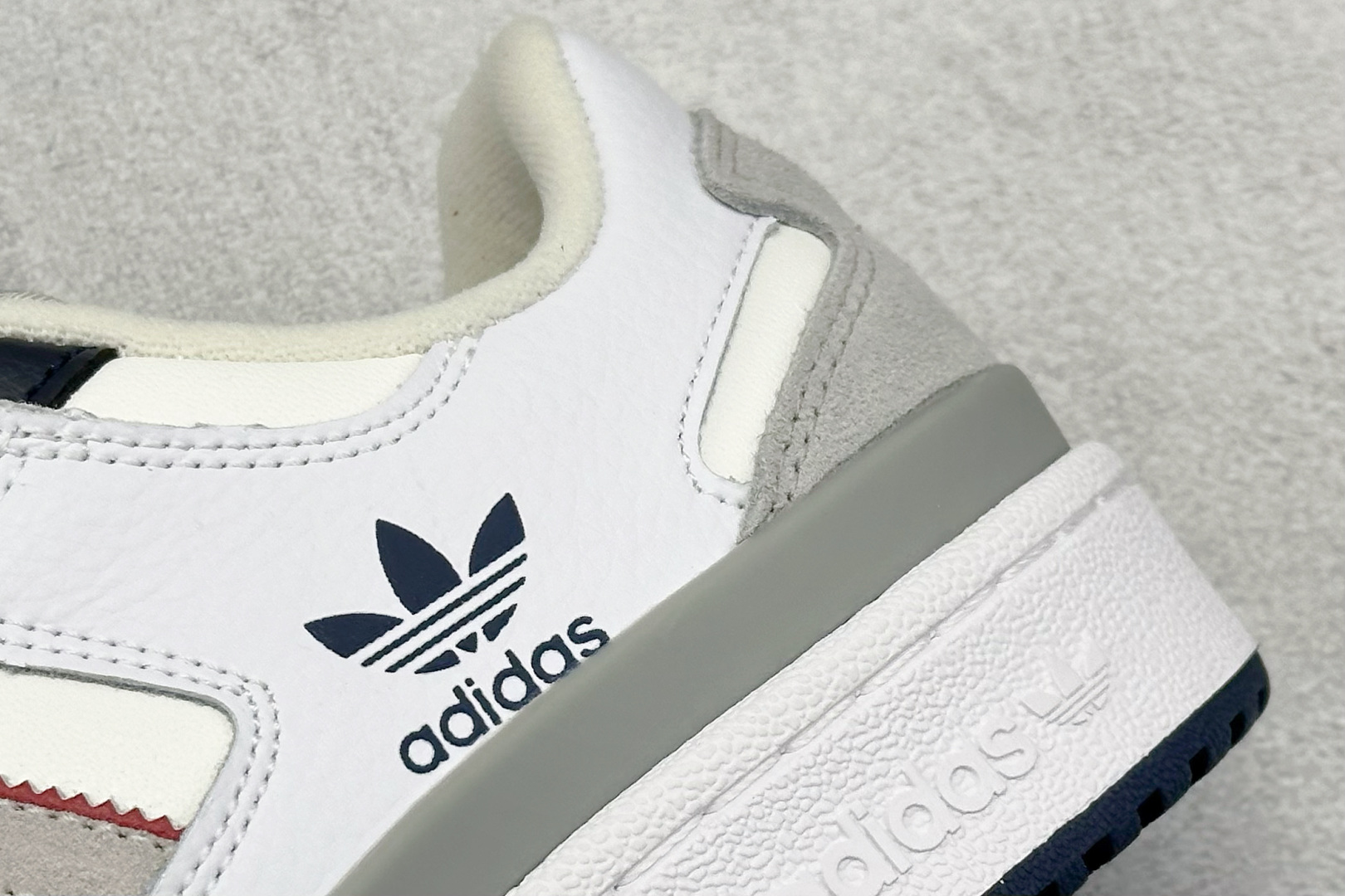 220 Adidas Forum Low CL 三叶草低帮 经典魔术贴复古板鞋 JP9967