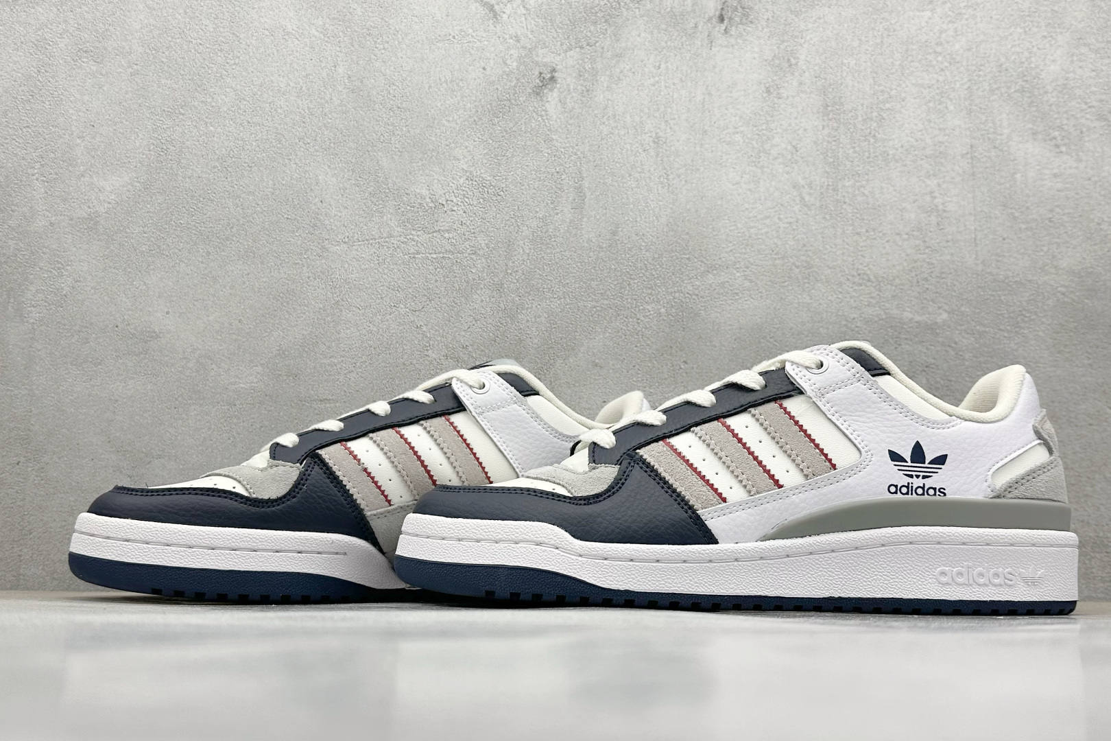 220 Adidas Forum Low CL 三叶草低帮 经典魔术贴复古板鞋 JP9967
