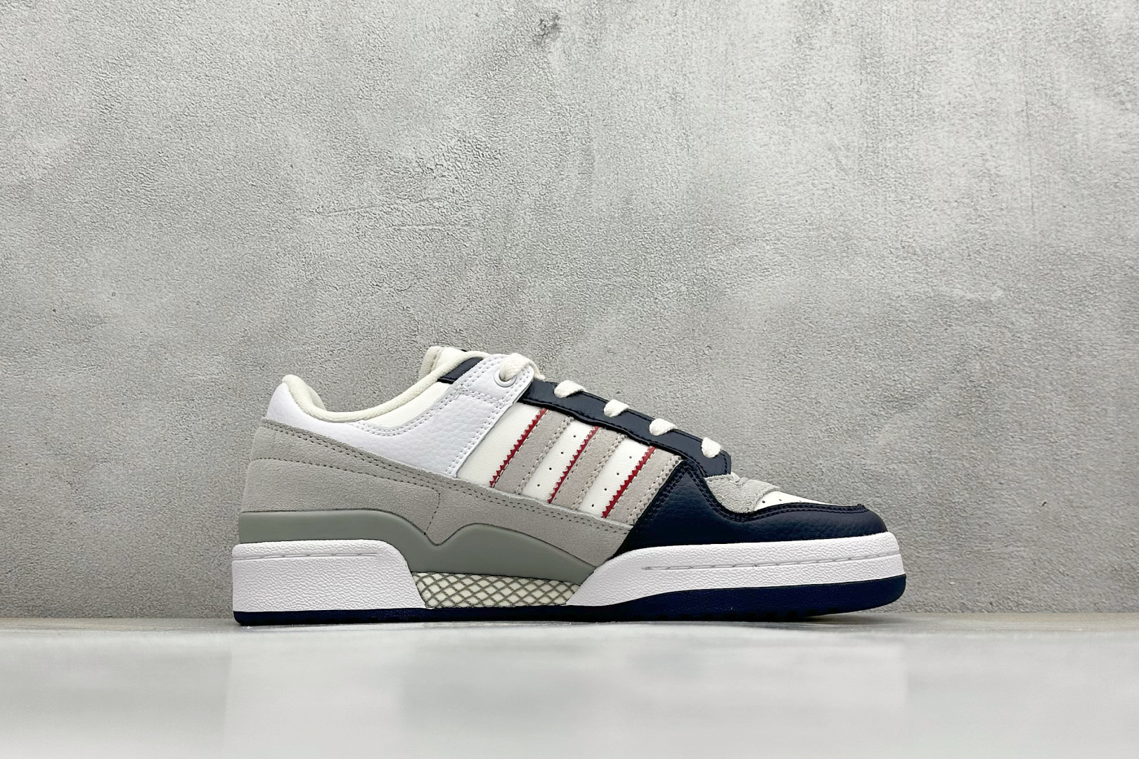 220 Adidas Forum Low CL 三叶草低帮 经典魔术贴复古板鞋 JP9967