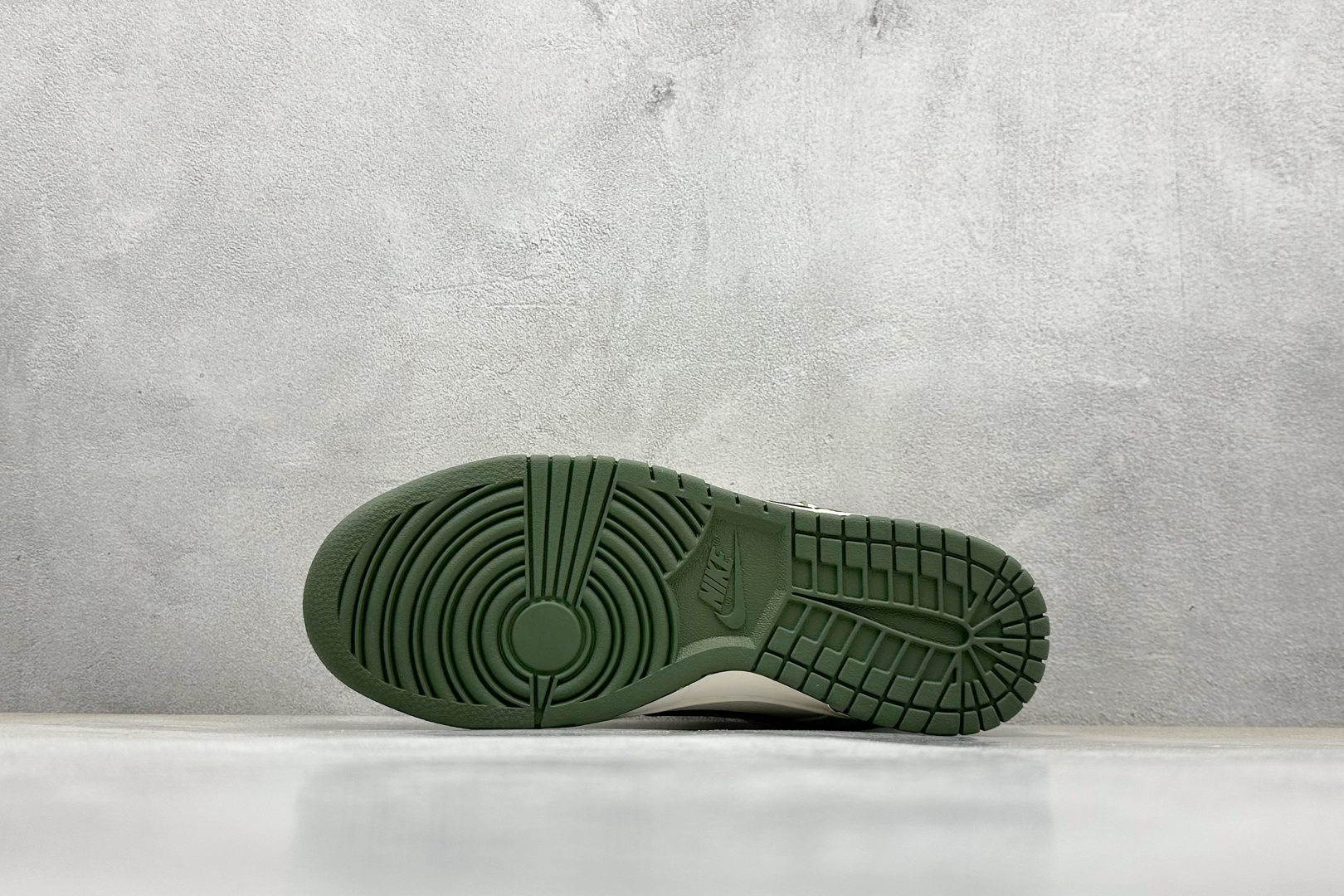 Nike SB Dunk Low Sup联名 绑带迷彩勾 低帮休闲板鞋 DM6868-081