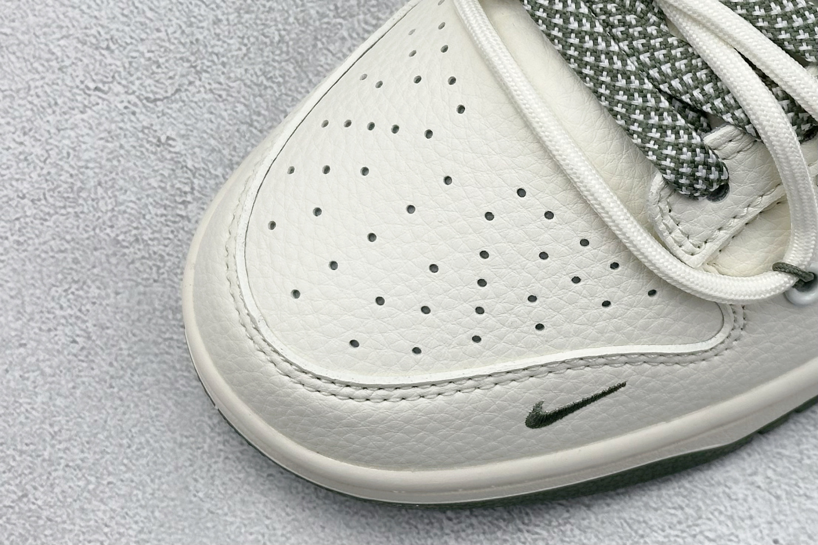 Nike SB Dunk Low Sup联名 绑带迷彩勾 低帮休闲板鞋 DM6868-081