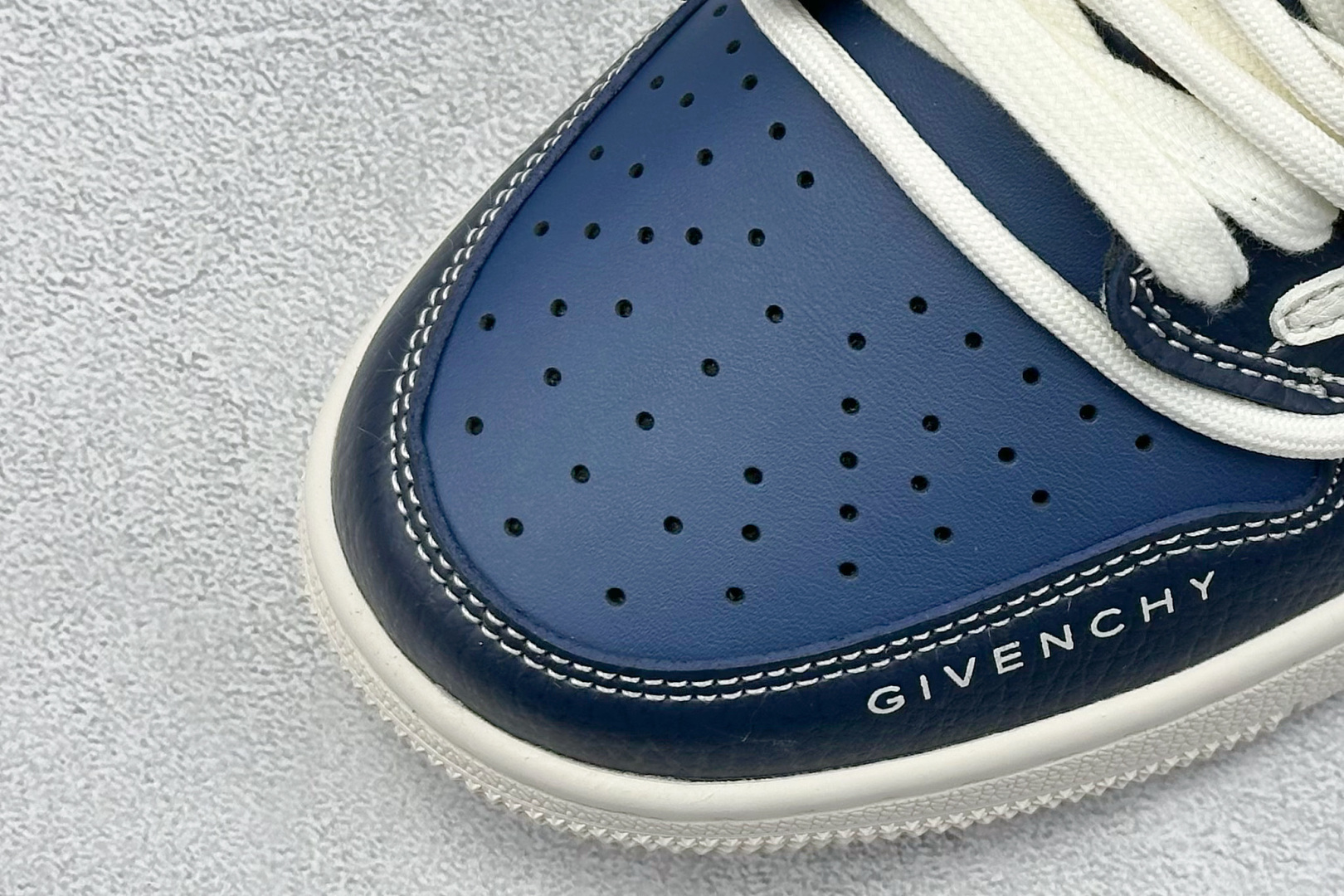 Travis Scott x Nike Air Jordan 1 Low x GIVENCHY Air Jordan 1 Low 反转深蓝米白倒钩 DM6868-105