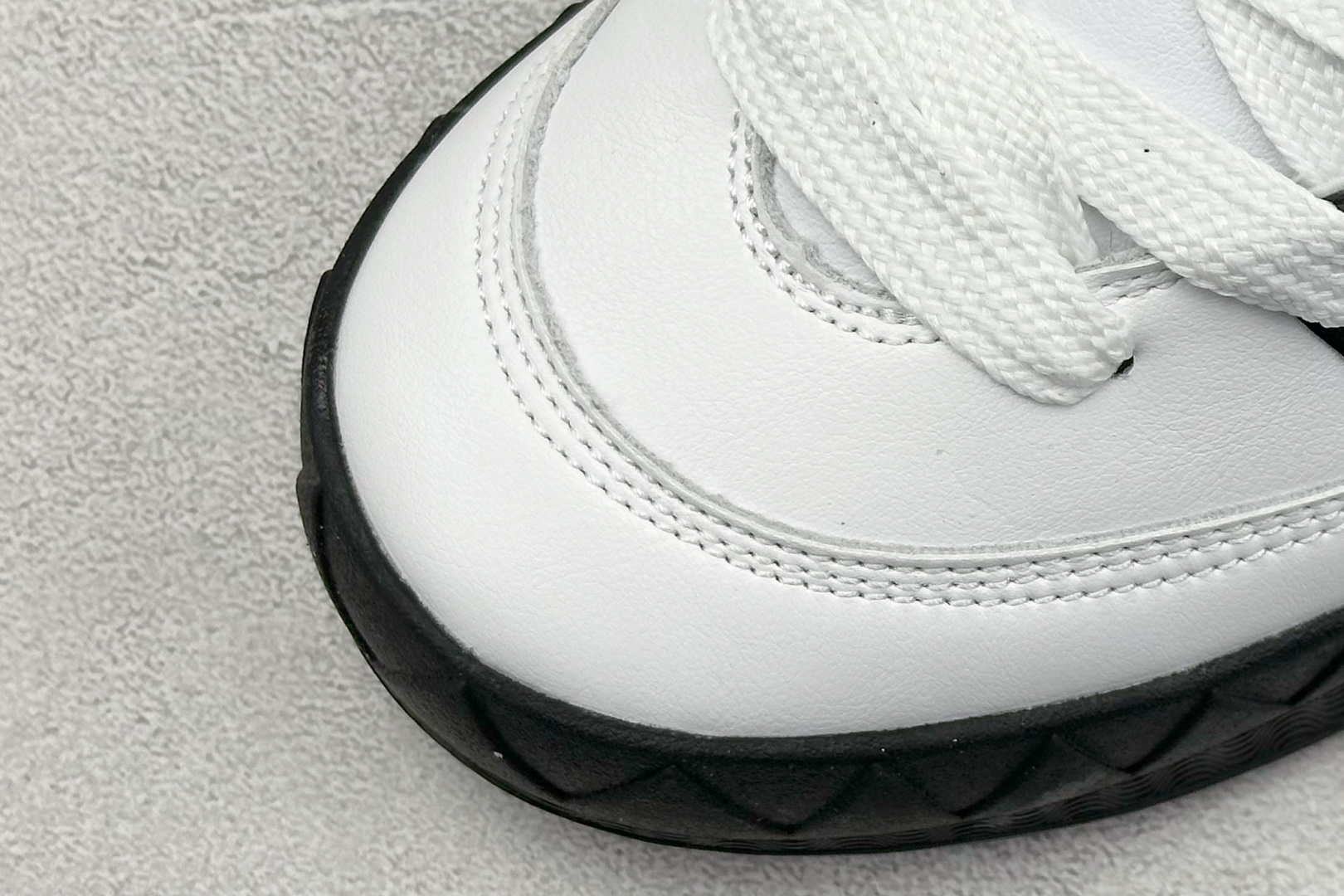 TG版 Adidas Adimatic Low 马蒂奇系列低帮 复古鲨鱼面包鞋运动休闲滑板板鞋 ID7717