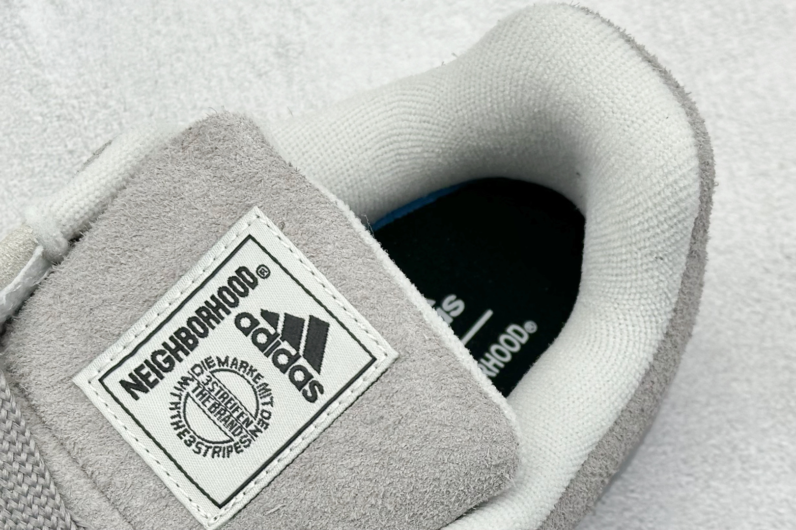 TG版 Adidas Adimatic Low 马蒂奇系列低帮 复古鲨鱼面包鞋运动休闲滑板板鞋 HP6771
