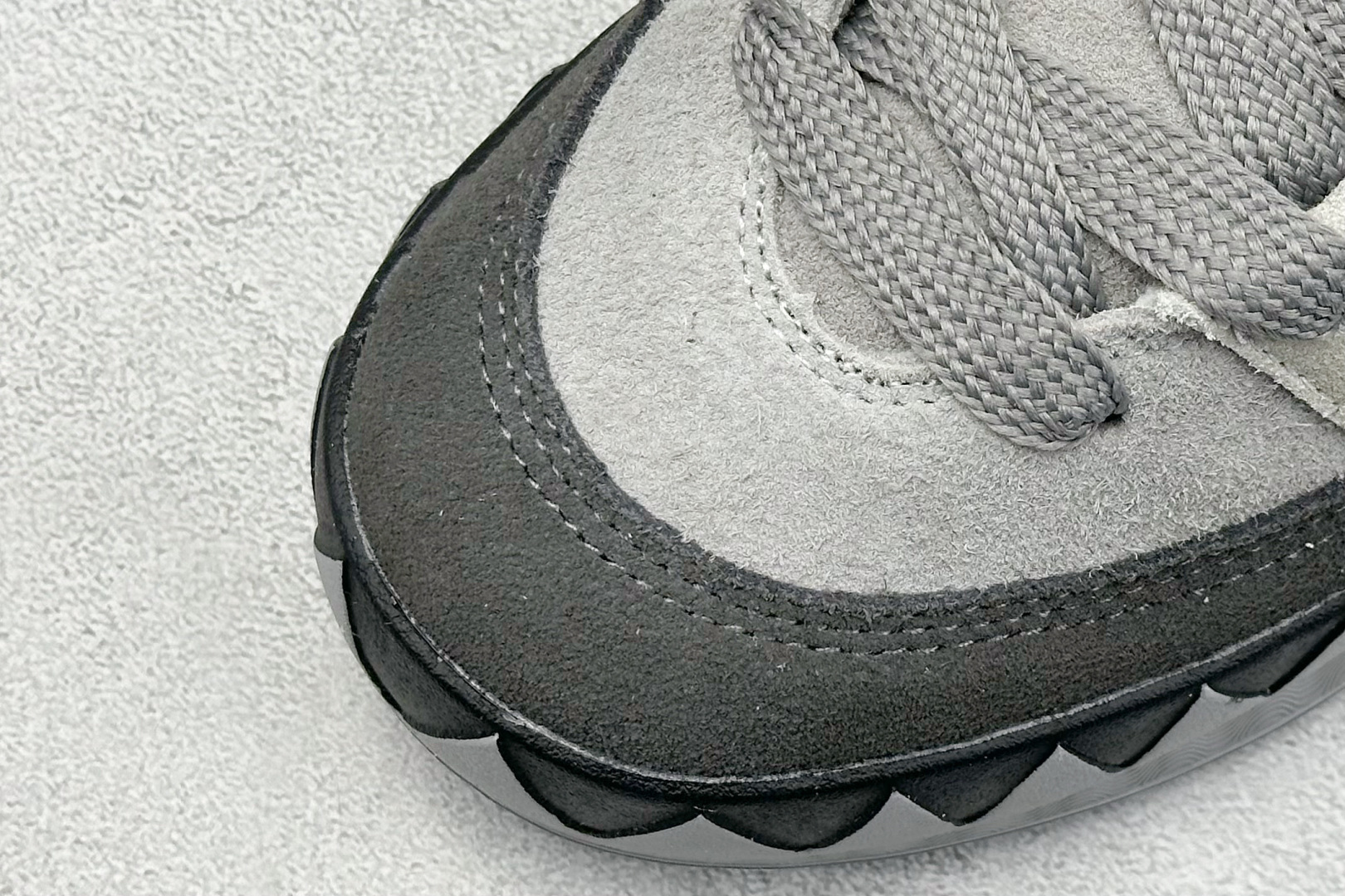 TG版 Adidas Adimatic Low 马蒂奇系列低帮 复古鲨鱼面包鞋运动休闲滑板板鞋 HP6771