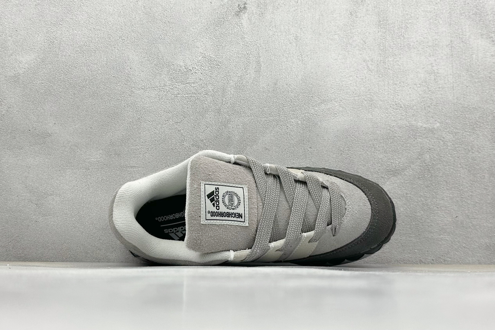 TG版 Adidas Adimatic Low 马蒂奇系列低帮 复古鲨鱼面包鞋运动休闲滑板板鞋 HP6771