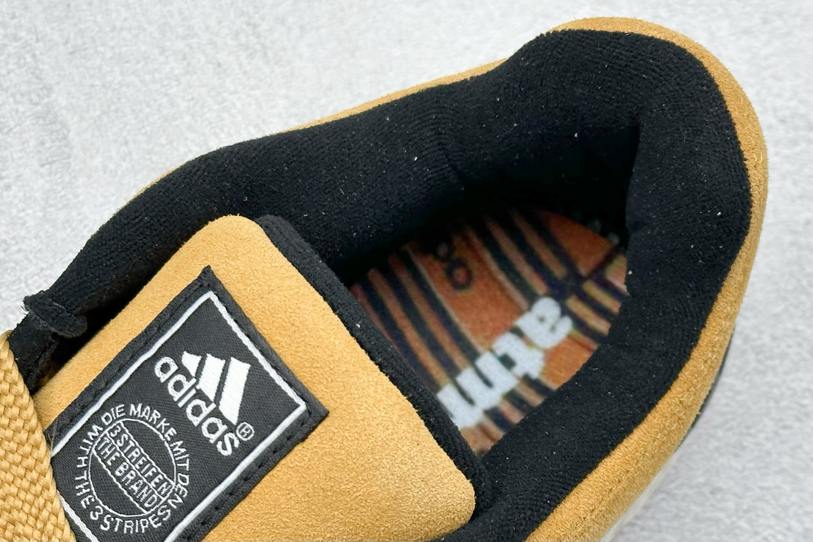 TG版 Adidas Adimatic Low 马蒂奇系列低帮 复古鲨鱼面包鞋运动休闲滑板板鞋 HQ6903