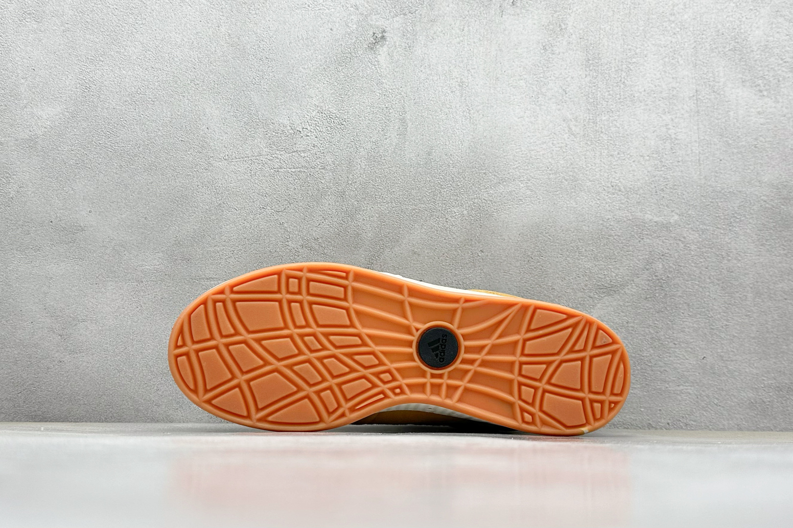 TG版 Adidas Adimatic Low 马蒂奇系列低帮 复古鲨鱼面包鞋运动休闲滑板板鞋 HQ6903