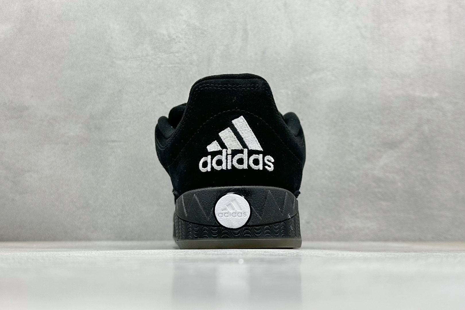 TG版 Adidas Adimatic Low 马蒂奇系列低帮 复古鲨鱼面包鞋运动休闲滑板板鞋 HQ6900