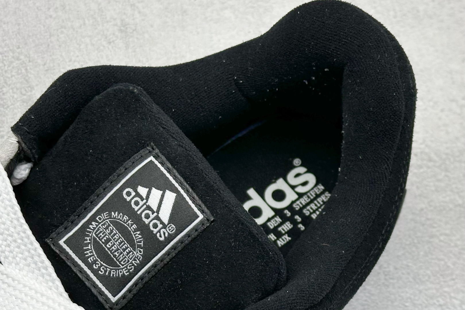 TG版 Adidas Adimatic Low 马蒂奇系列低帮 复古鲨鱼面包鞋运动休闲滑板板鞋 HQ6900