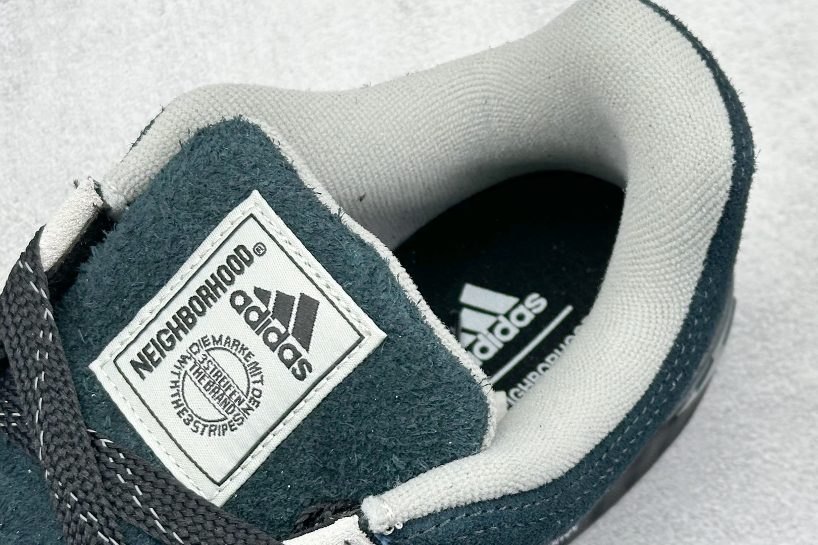 TG版 Adidas Adimatic Low 马蒂奇系列低帮 复古鲨鱼面包鞋运动休闲滑板板鞋 HP6770