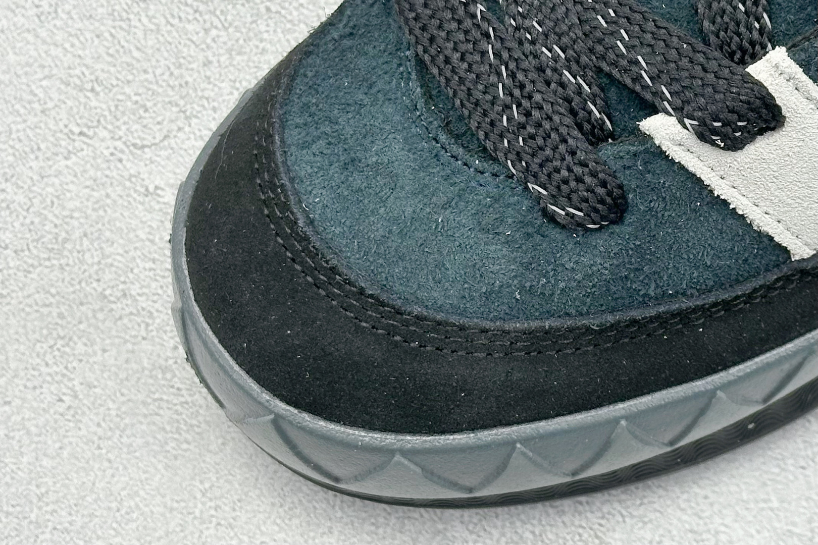 TG版 Adidas Adimatic Low 马蒂奇系列低帮 复古鲨鱼面包鞋运动休闲滑板板鞋 HP6770