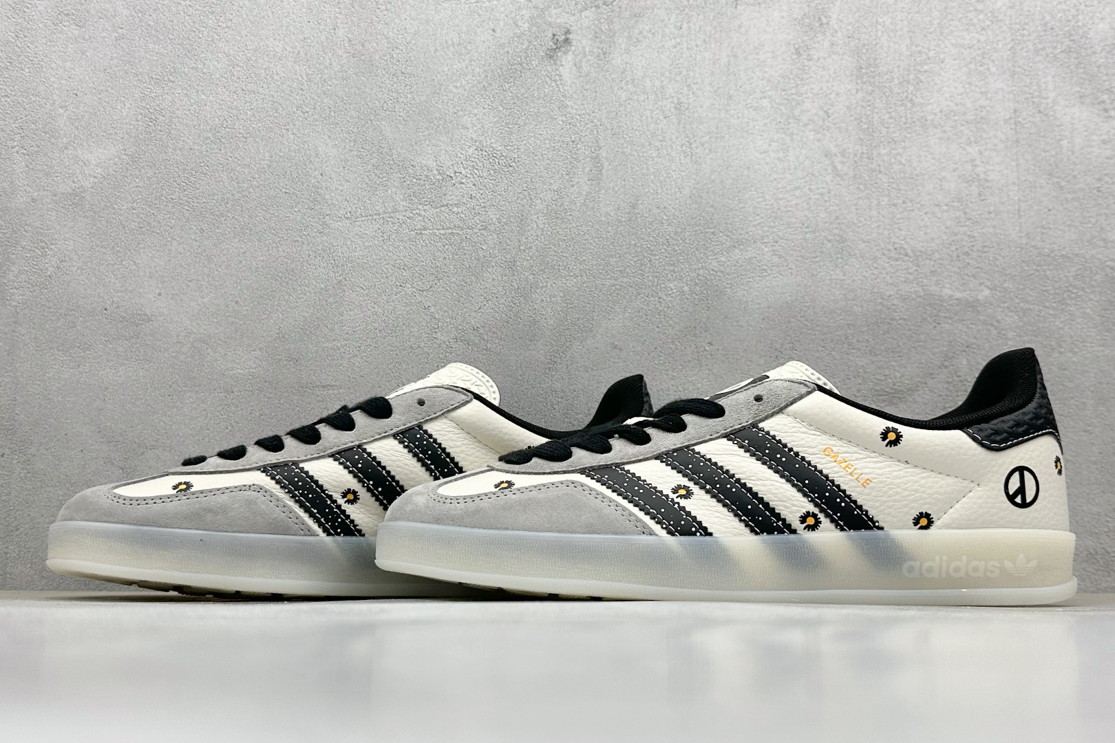 adidas Originals Gazelle INdoor 火星 灰白黑 三叶草休闲防滑耐磨低帮板鞋 DM1234-011