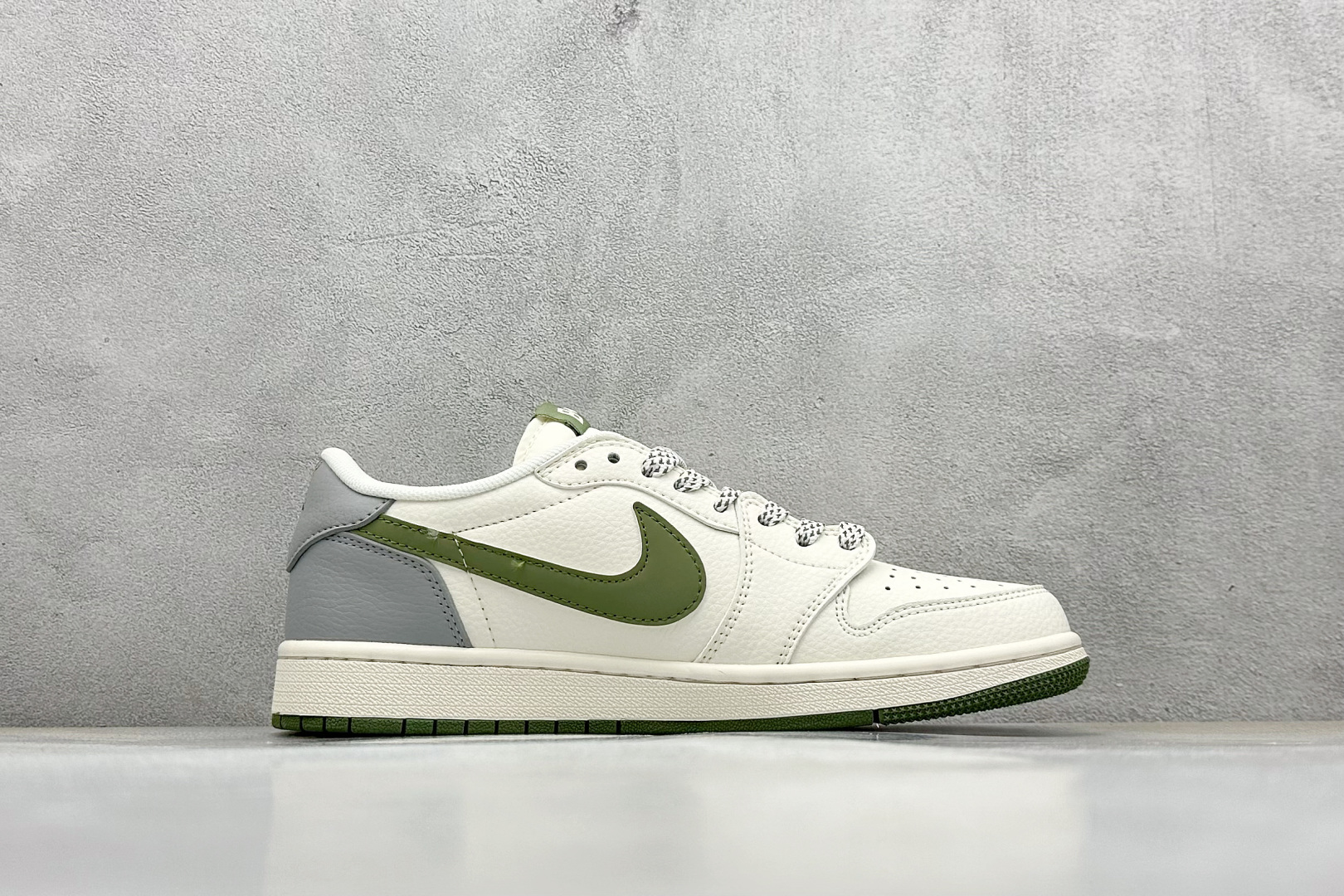 Travis Scott x Nike Air Jordan 1 Low x BAPE Air Jordan 1 Low 反转白绿灰小勾满天星倒钩 HS8068-001