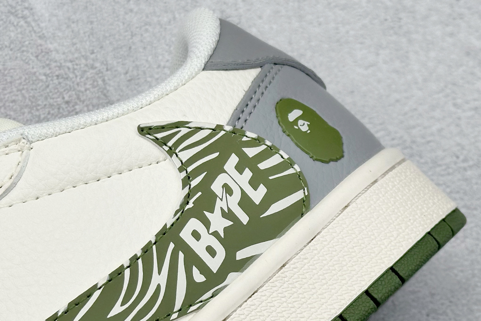 Travis Scott x Nike Air Jordan 1 Low x BAPE Air Jordan 1 Low 反转白绿灰小勾满天星倒钩 HS8068-001