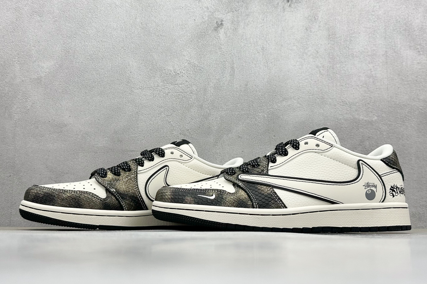 Travis Scott x Nike Air Jordan 1 Low x Stussy Air Jordan 1 Low 反转黑橙白小勾满天星倒钩 XF8698-075