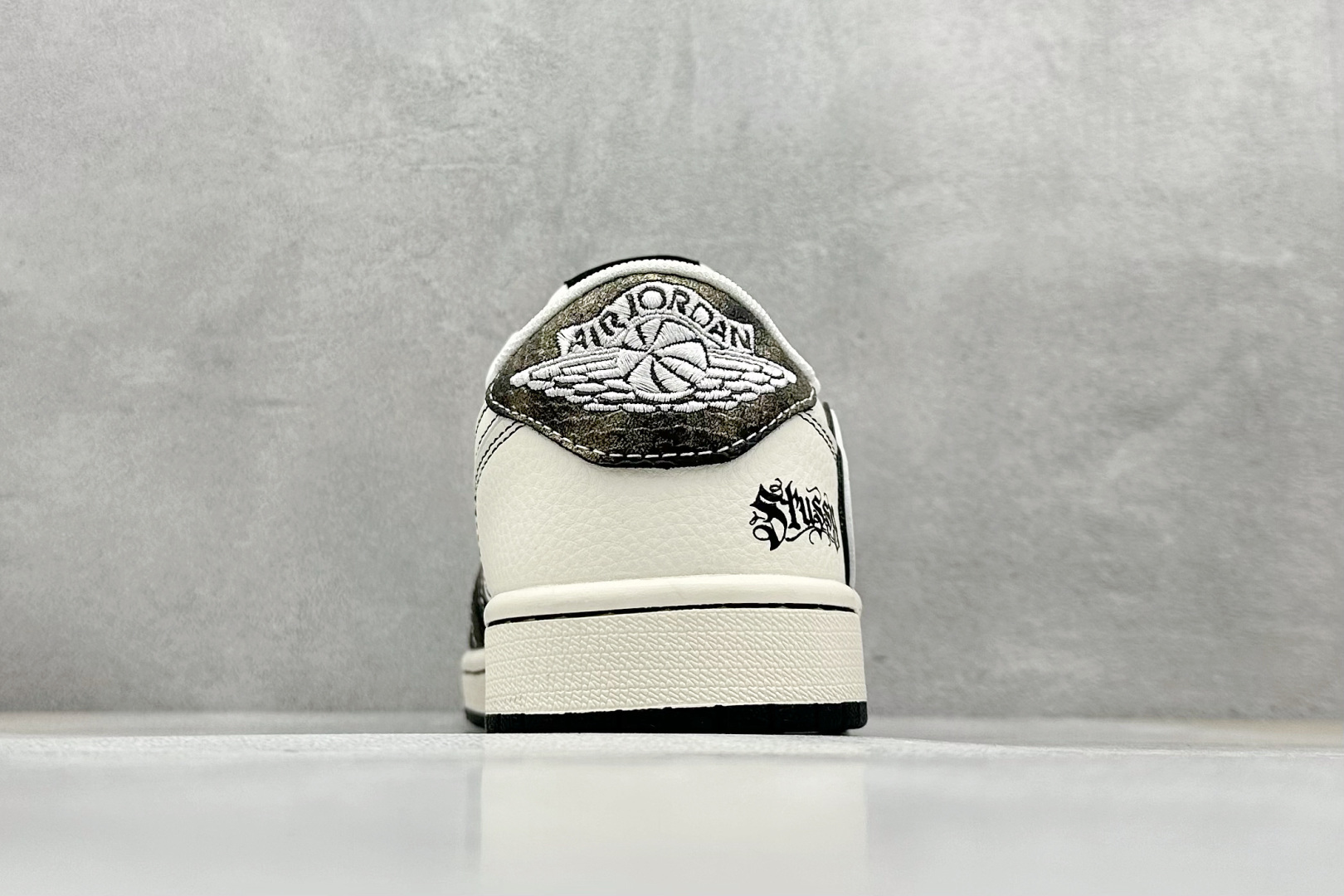 Travis Scott x Nike Air Jordan 1 Low x Stussy Air Jordan 1 Low 反转黑橙白小勾满天星倒钩 XF8698-075