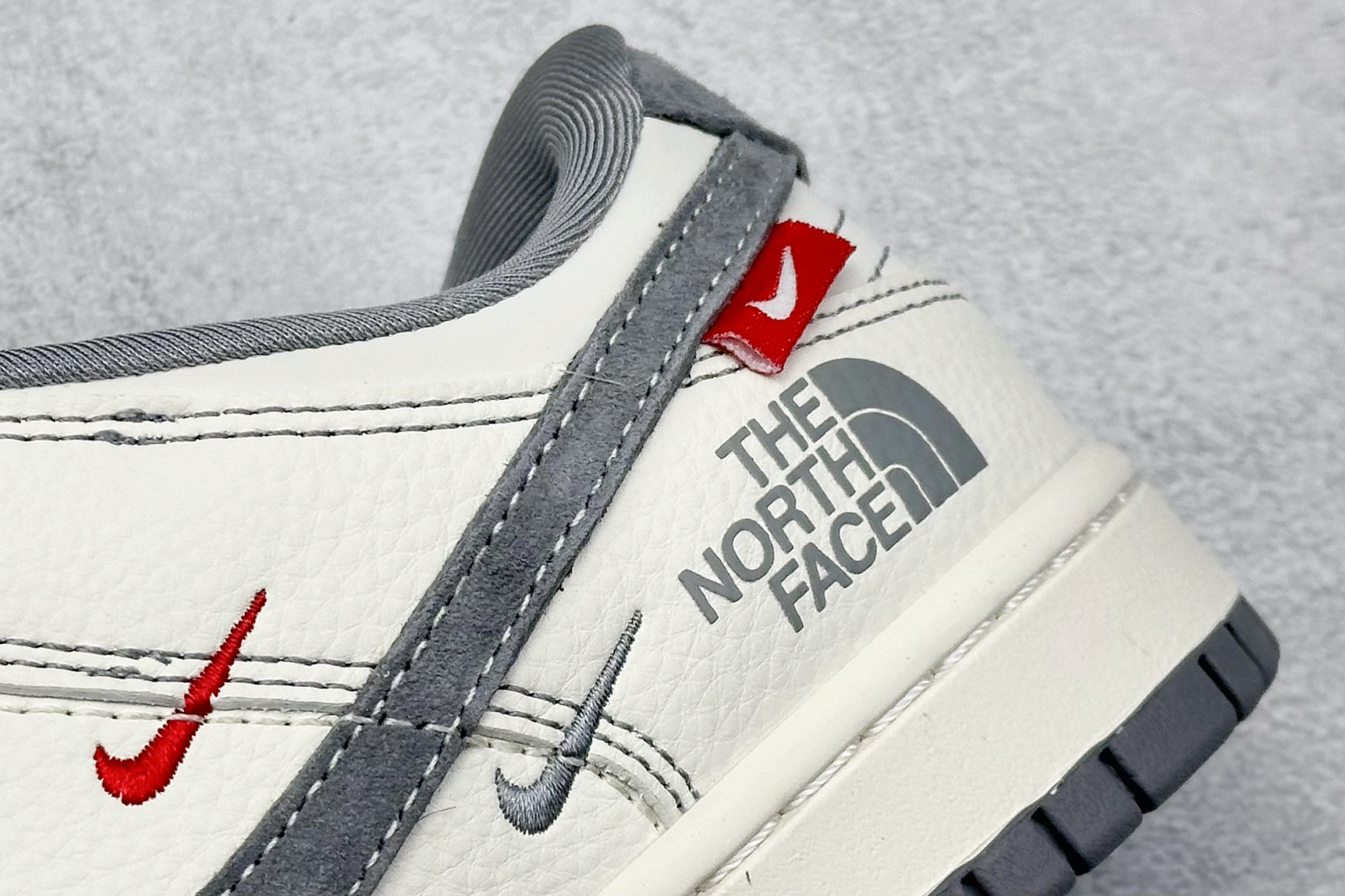 280 Nike SB Dunk Low 北面联名 米白灰勾 周年高端定制 低帮休闲板鞋 YX5066-340